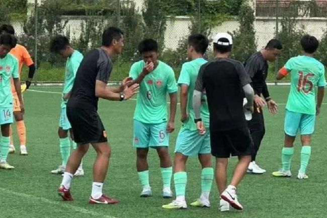 专家推荐　【东方球圣】足球7连红 奉上下午澳超：悉尼FC vs 西部联【红单策略】足球18中15 带来下午澳超：墨尔本城 VS 墨尔本胜利【盘算足红】足球17中13 带来晚间意甲：弗洛西诺尼 VS 尤文图斯今日热点赛事今日下午，悉尼FC vs 西部联，晚间欧洲顶级联赛火热进行，17中13专家东方球圣等人带来赛事解析。